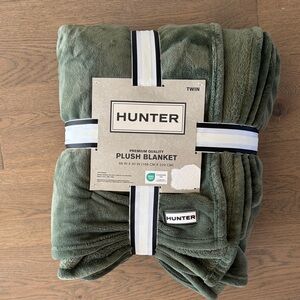 Hunter Green Plush Blanket